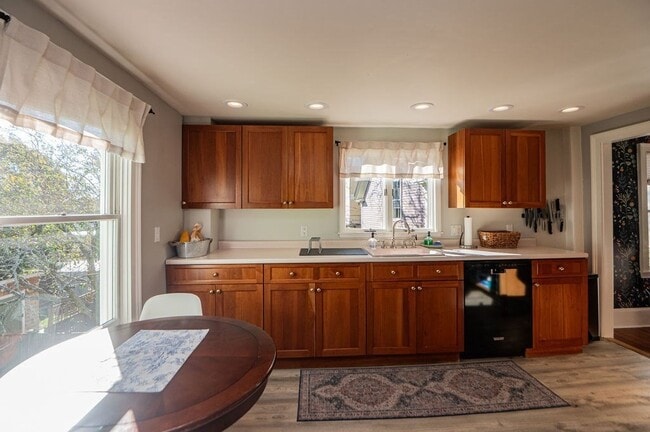 Building Photo - 57 Summer St