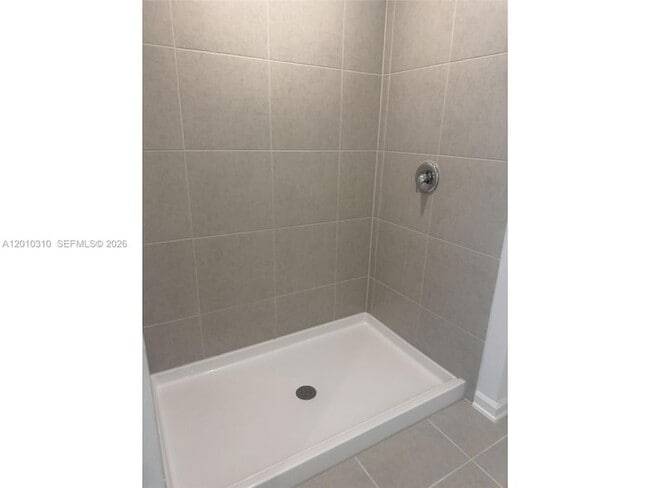 Foto del edificio - 5423 Meadow Walk Dr