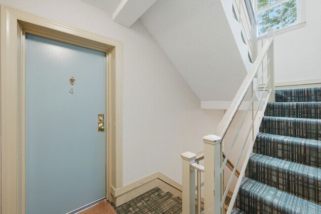 Foto del edificio - 525 Bashford Ln