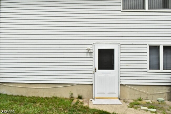 Building Photo - 28 Elmhurst St