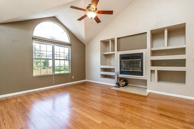 Foto del edificio - 5109 Bethel St