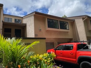 Building Photo - 46-39 Aliianela Pl