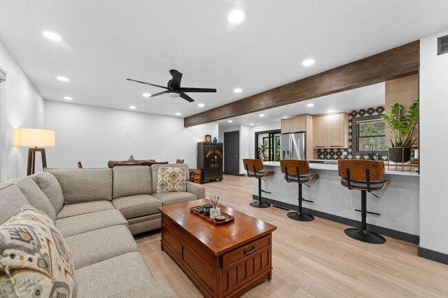 Foto del edificio - 118 Combs St