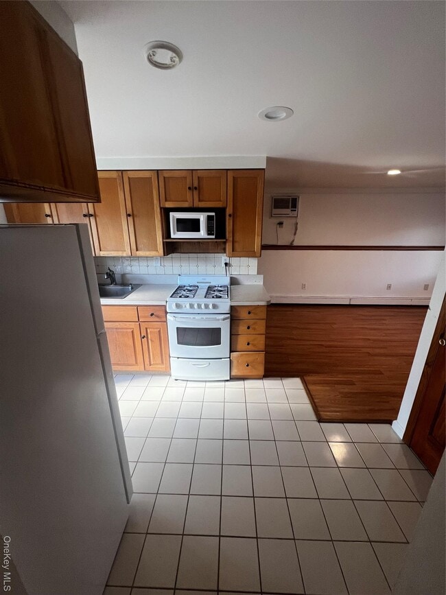 Foto del edificio - 210 Bay Shore Rd