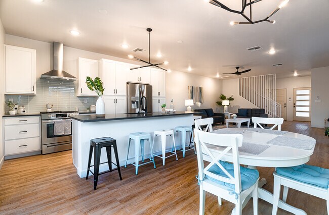 Foto del edificio - 1400 Mountain Rd NW