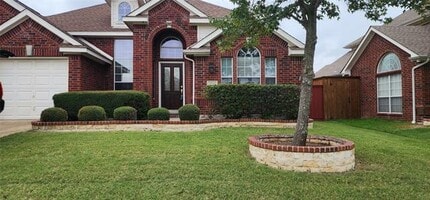 Building Photo - 5708 Seneca Dr