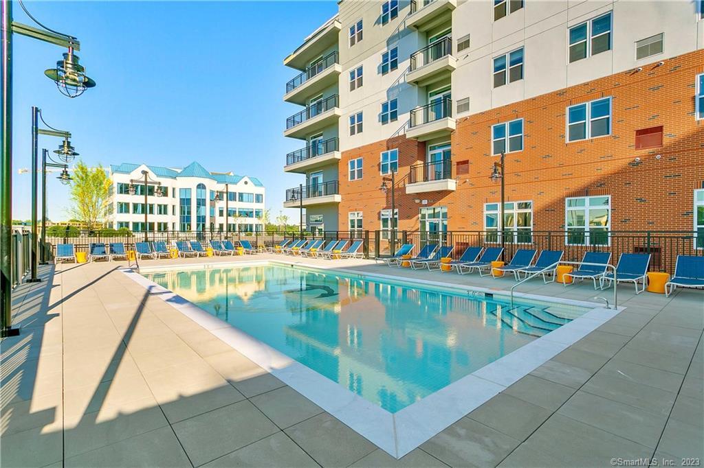 30 Southfield Ave Unit 402, Stamford, CT 06902 Condo for Rent in