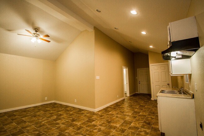 Photo - 526 Cooper St Apartment