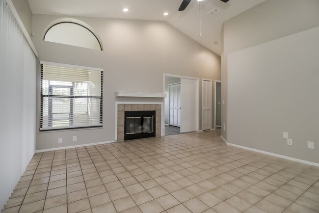 Building Photo - 1086 Manigan Ave