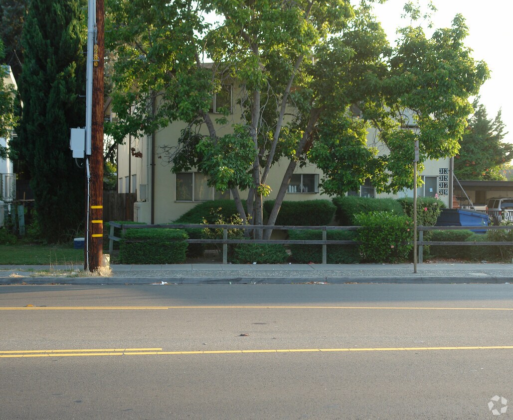 Foto del edificio - 313 W Maude Ave