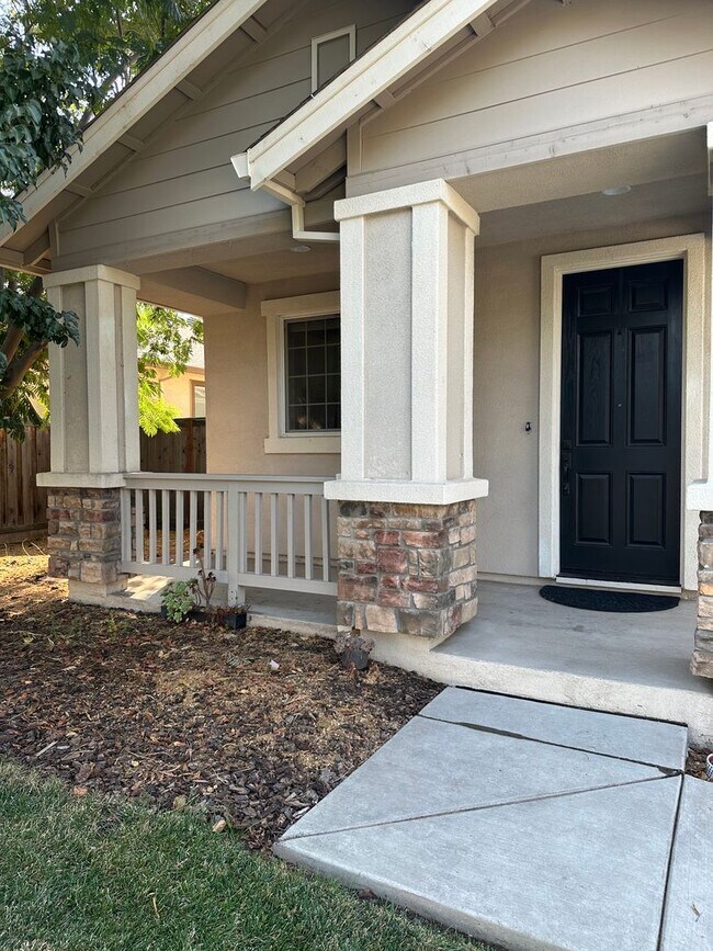 Foto del edificio - Beautiful 3 Bed 2 Bath House in a Great Lo...