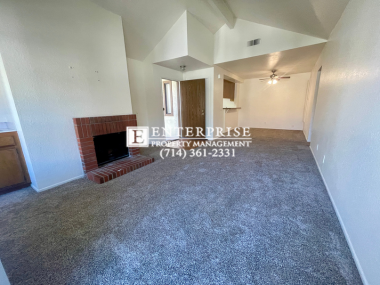 Foto del edificio - Charming and Spacious Condo in Brea