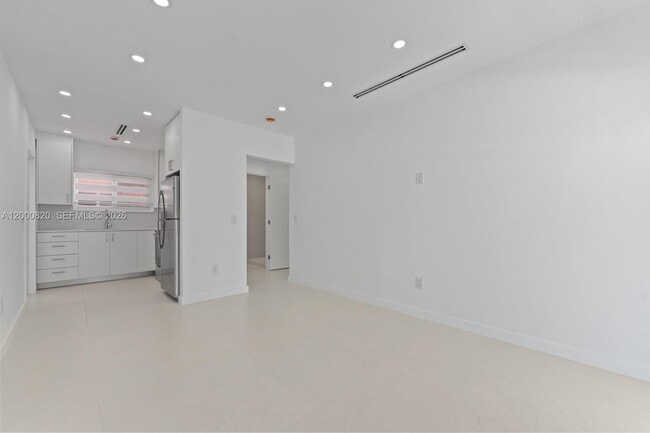 Building Photo - 13185 Emerald Dr