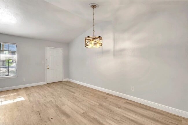 Building Photo - 136 W Whetherbine Way