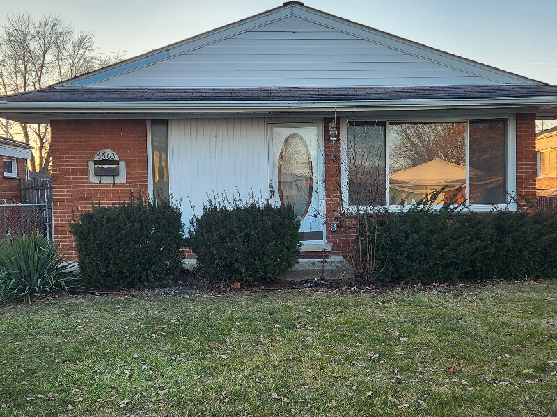 Primary Photo - 6563 Colonial St