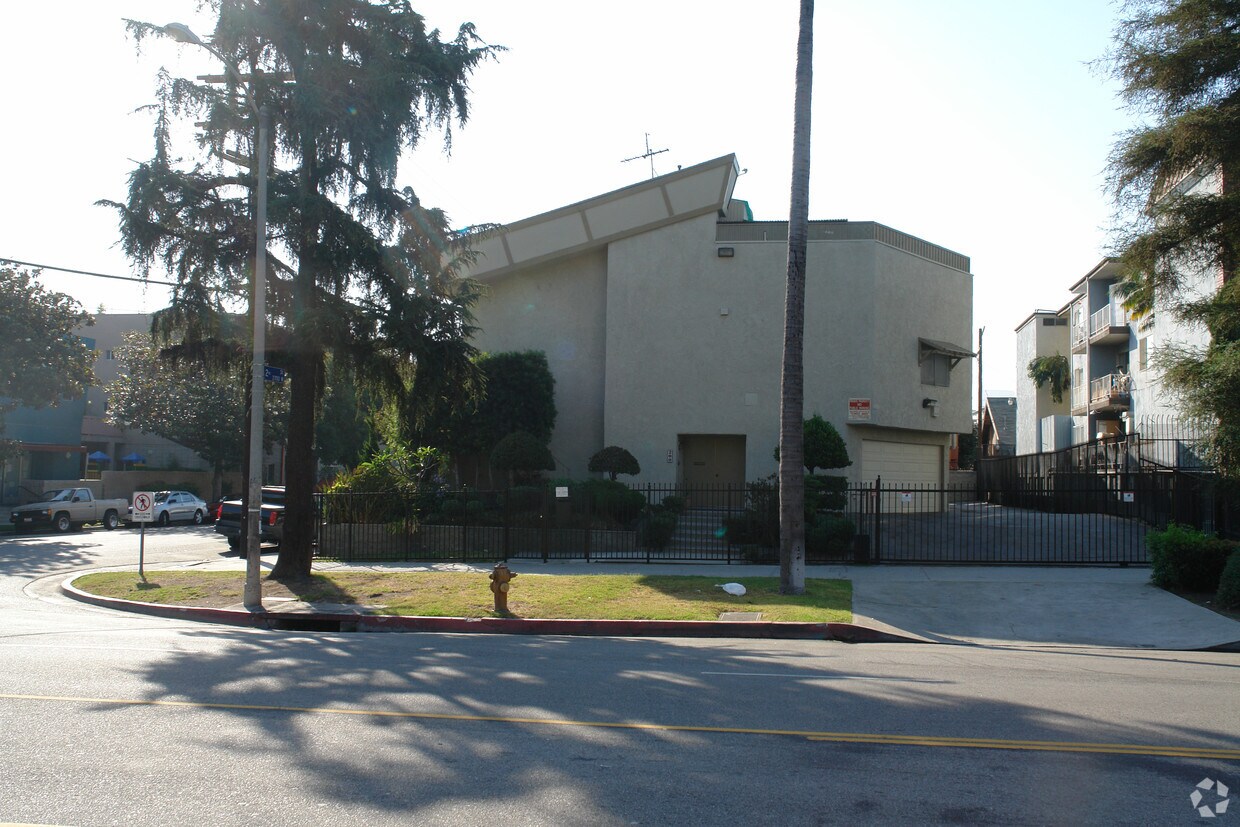 Building Photo - 200 S La Fayette Park Pl