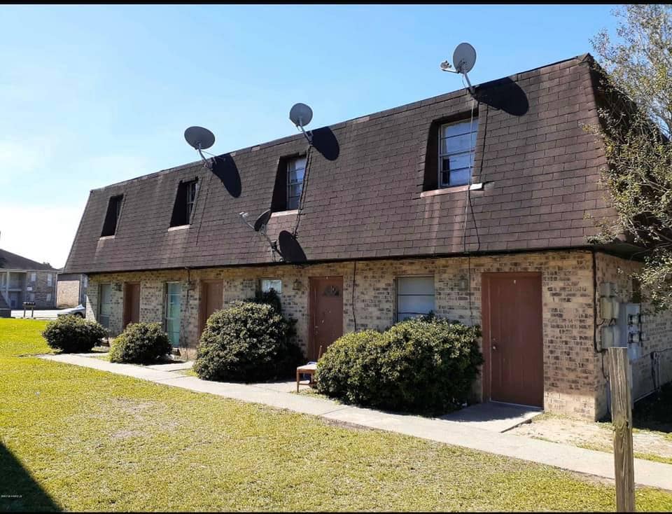 Primary Photo - 304 Loire Ave