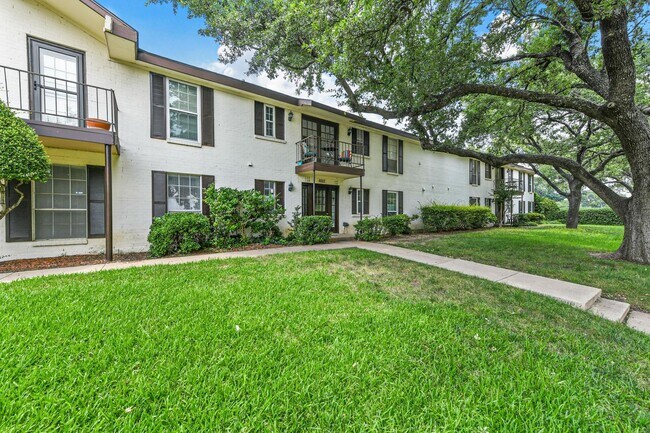 Foto del edificio - Captivating 2 bedroom condo WALKING DISTAN...