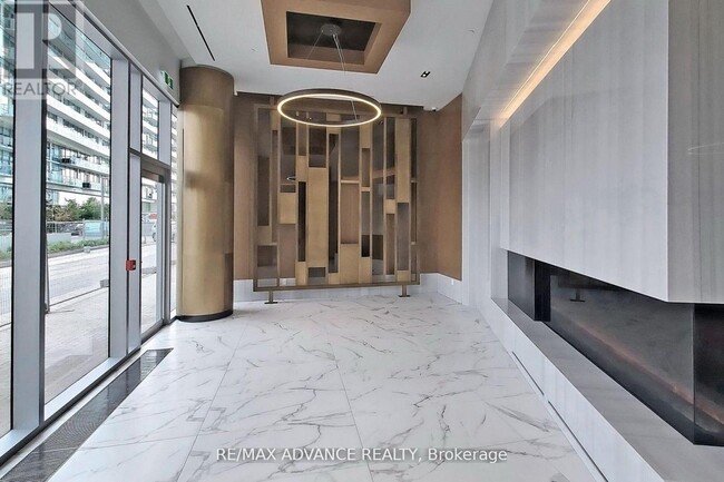 Photo du bâtiment - 15 Queens Quay E