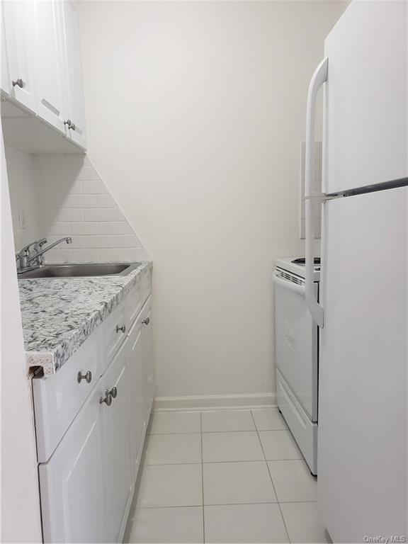 Foto del edificio - 345 Benham Ave