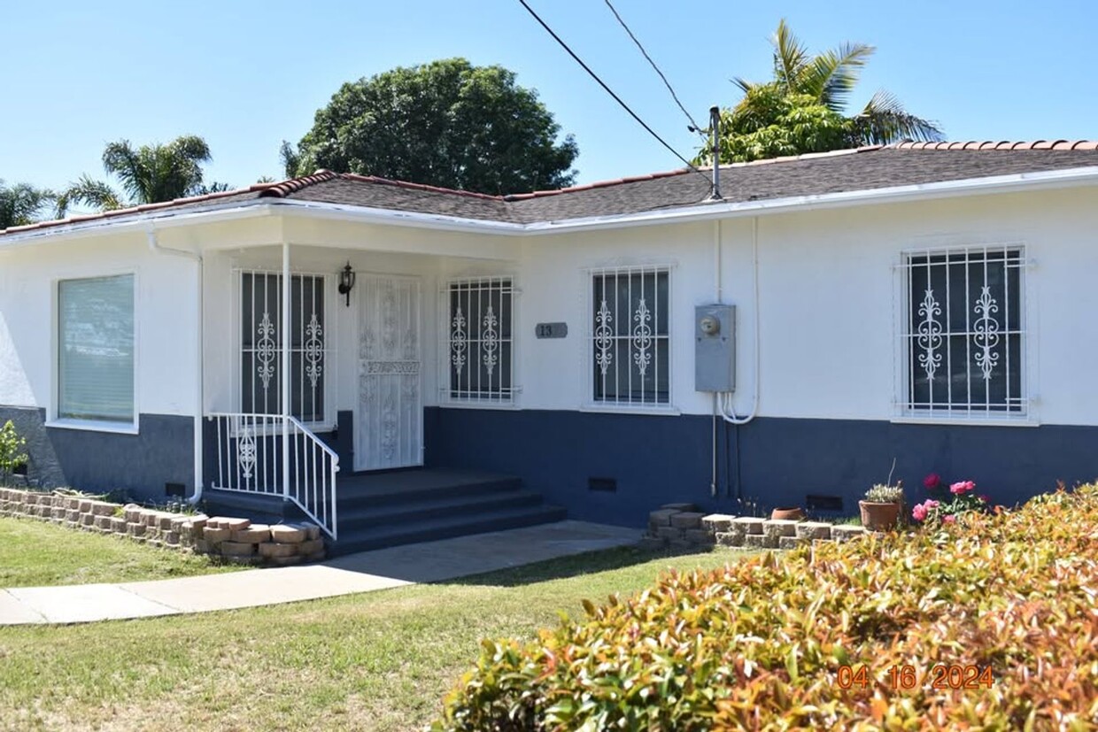 Foto principal - Chula Vista, Charming 3 Bd 1 Ba Duplex