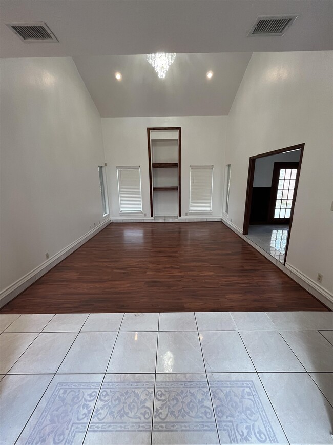 Building Photo - 8904 Liberty Loop