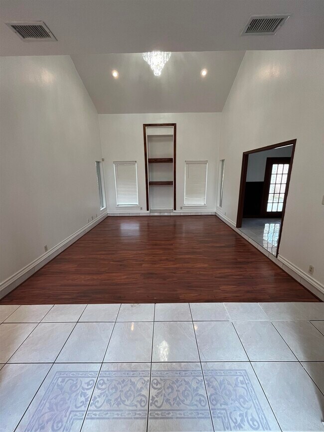 Foto del edificio - 8904 Liberty Loop