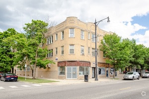 Building Photo - 5135 W Windsor Ave