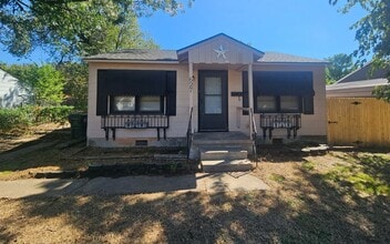 Building Photo - 627 Rancho Dr