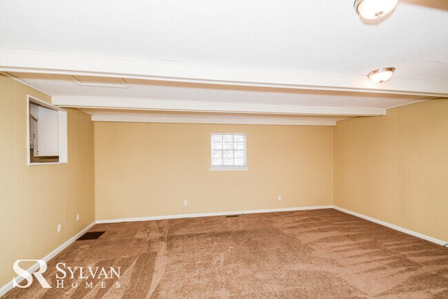 Building Photo - 1316 Turf Dr