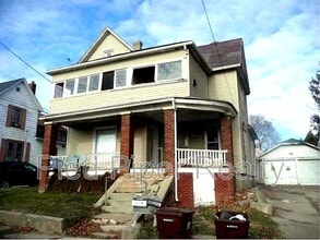 Building Photo - 756 W Pleasant St