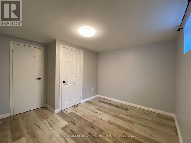 Building Photo - 30 Hickorynut Dr