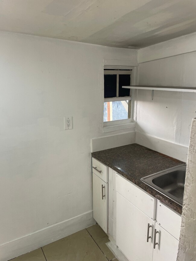 Building Photo - 3131 W 16th Ave