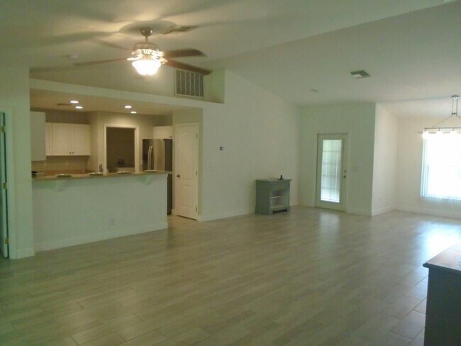 Foto del edificio - 6788 Abbott St