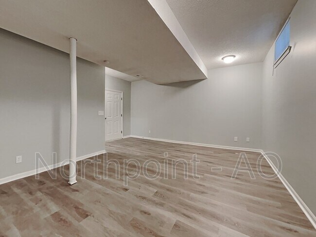 Foto del edificio - 4242 The Paseo