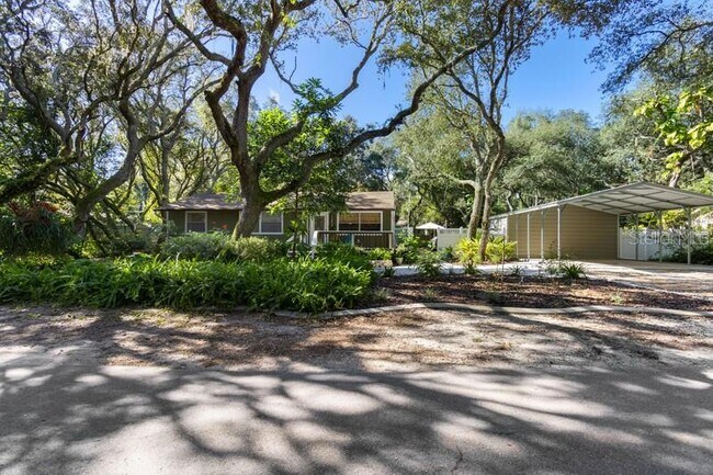 Foto del edificio - 13838 Friendship Ln