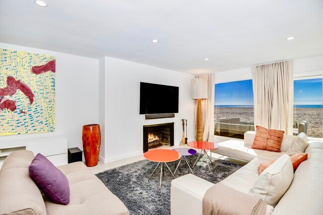 Foto del edificio - 3802 Ocean Front Walk