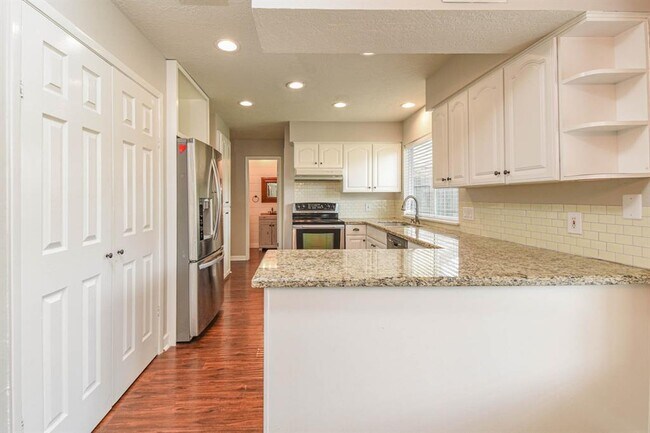 Foto del edificio - 15419 Swan Creek Dr