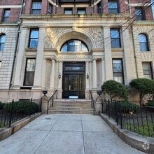 Building Photo - 483 Beacon St
