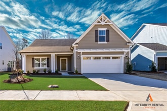 Building Photo - 1155 Links Crossing Dr