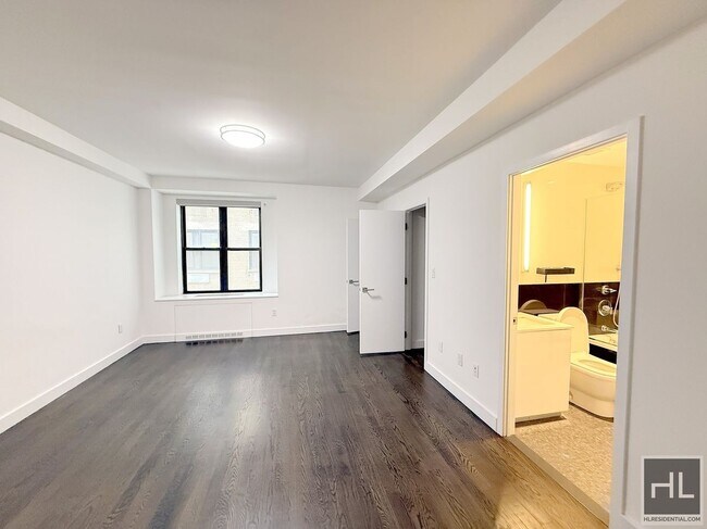 Foto del edificio - 2 Bed 2 bath With Home Office/ Washer and ...