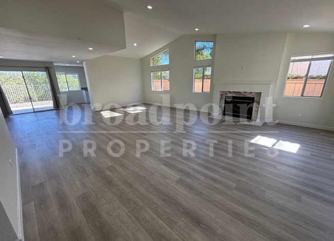 Foto del edificio - 15635 Corte Raposo