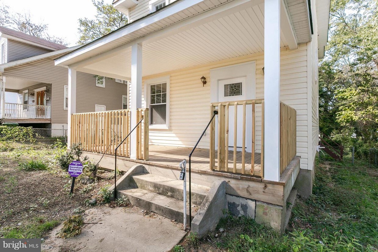 Foto principal - 5012 Catalpha Rd
