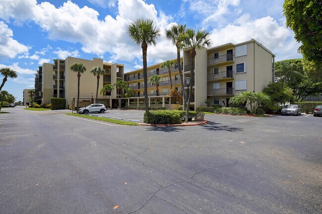 Building Photo - 890 N Federal Hwy