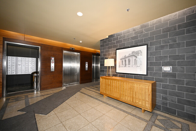 Foto del edificio - 21 W 10th St