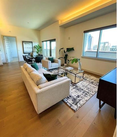 Foto principal - 2323 N Akard St