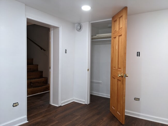 Foto del edificio - 5719 W Giddings St