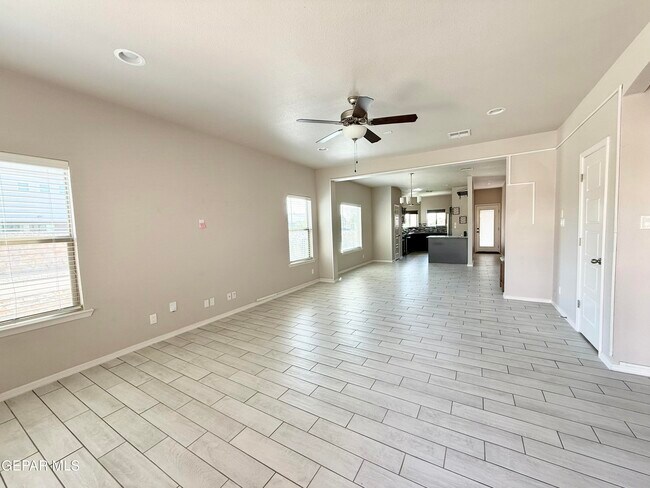 Building Photo - 4817 Mark Avizo