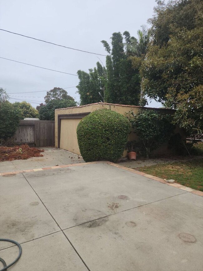 Foto del edificio - Showing On Tuesday 12/12/23 3:30PM-4:00PM