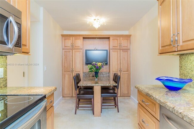 Building Photo - 7755 Southwest 86th Street Apt #C-101, Mia...